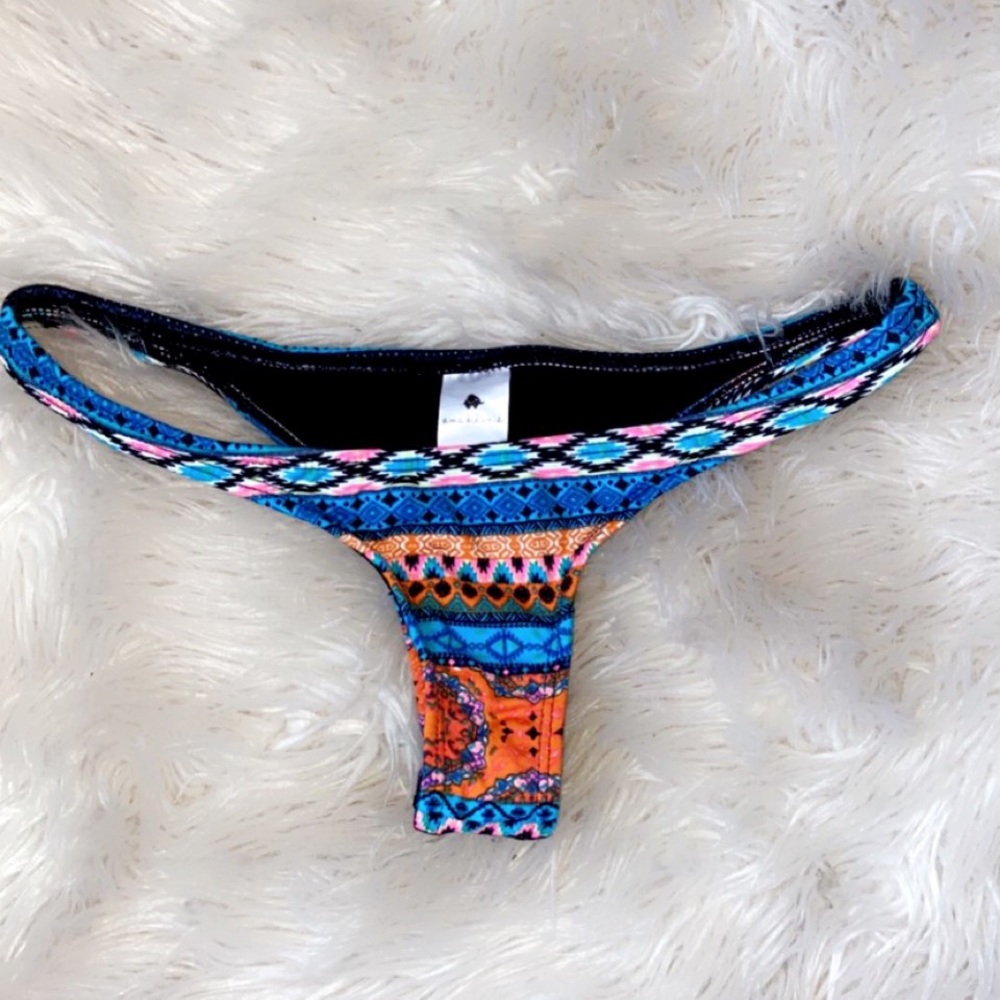 ama bikini bottoms!!